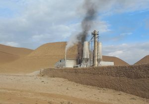 تداوم آلودگی ناشی از فعالیت کارخانه‌های تولید گچ در قلعه‌نو؛ فعالیت دو واحد متخلف متوقف شد