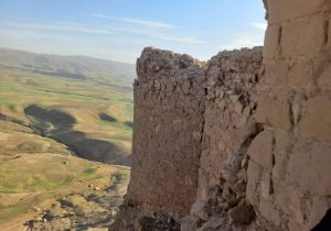 تداوم کاوشگری های غیرقانونی در بادغیس؛ شماری از شهروندان: مردمان محل در برابر عاملان بی‌ تفاوت نباشند
